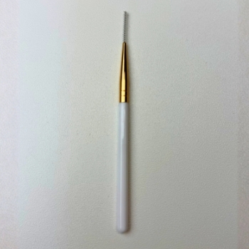 Kleine Augenbrauenbürste